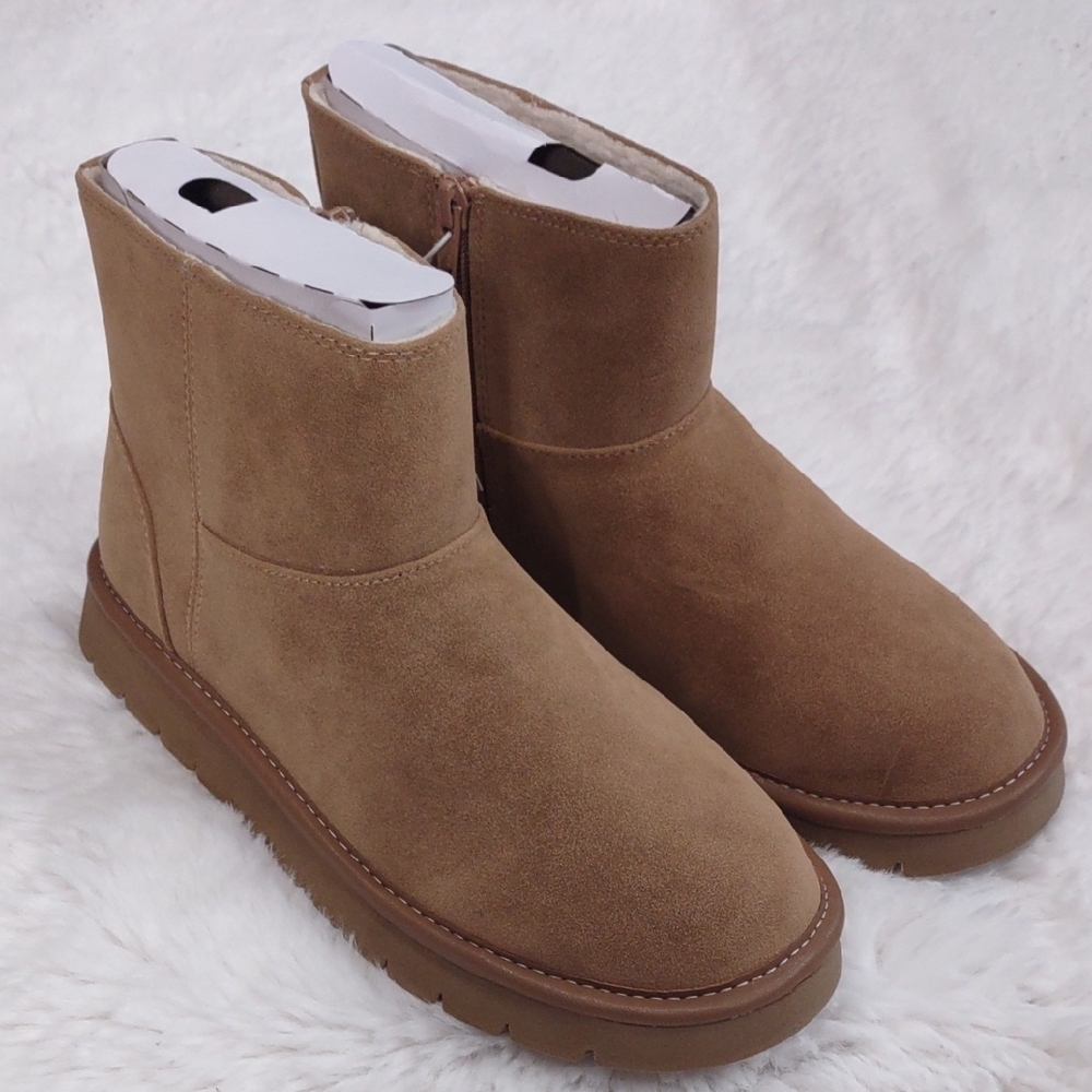 Universal Thread May Boots,Momory Foam, Size 9. - Picture 15 of 17